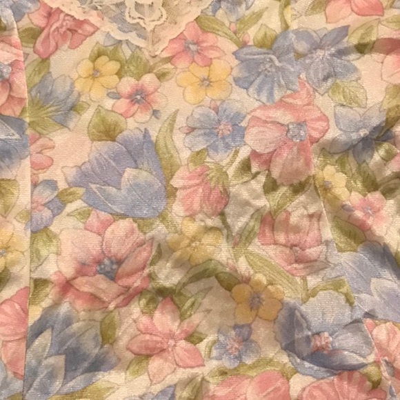 🌸2 for $15🌸 Flowered Vintage Lingerie Style Top Sz L - Picture 5 of 10